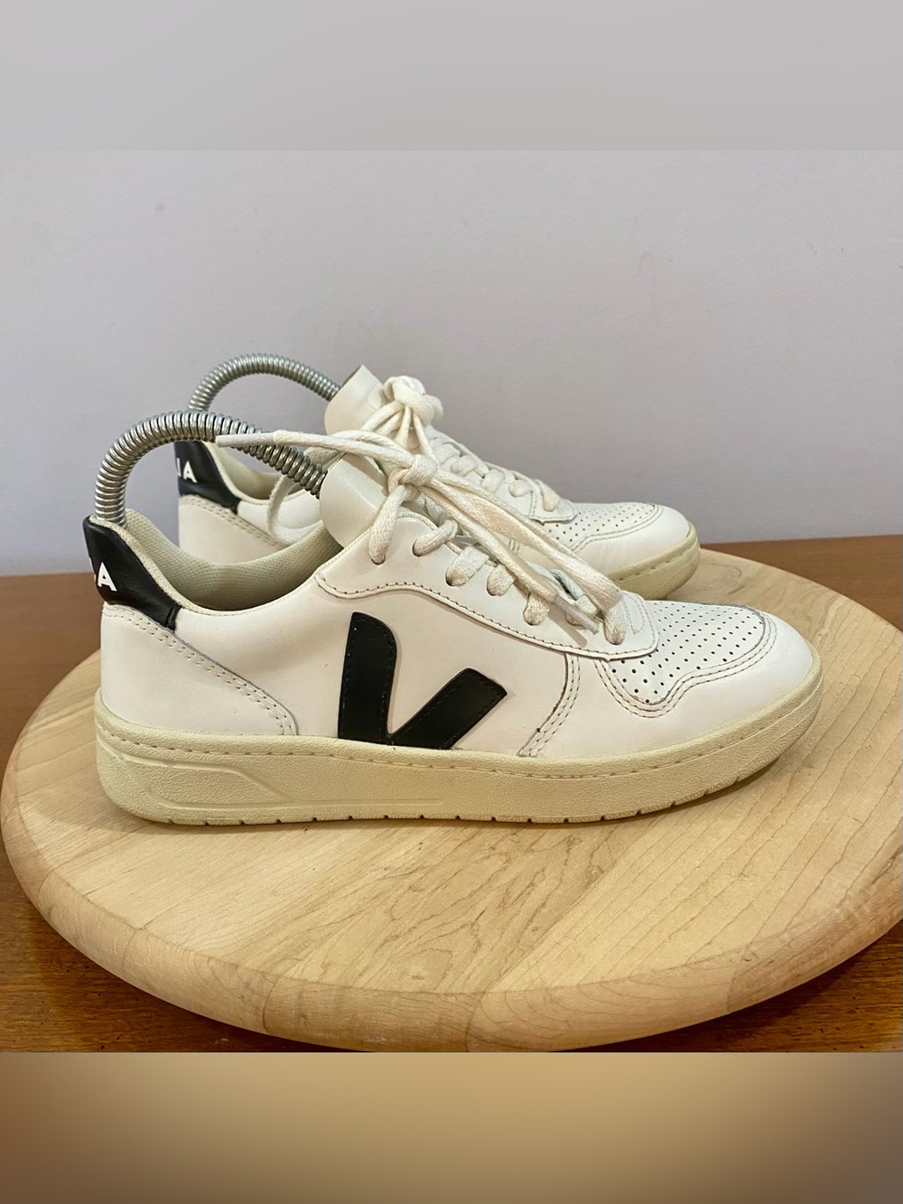 VEJA V-10 Extra White Black Leather Sneakers Women's US 5 EUR 36 Low Top Casual